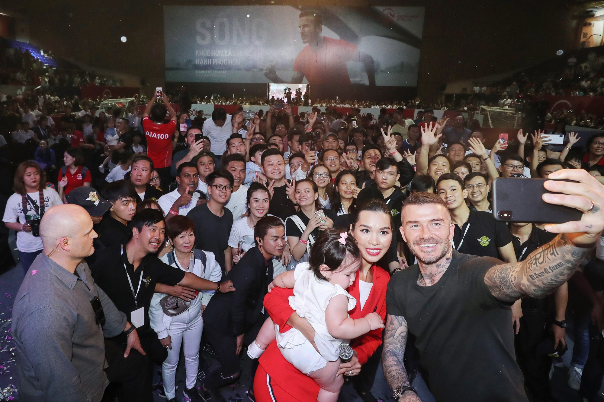 David Beckham giao lưu bóng đá cùng thiếu nhi Việt Nam