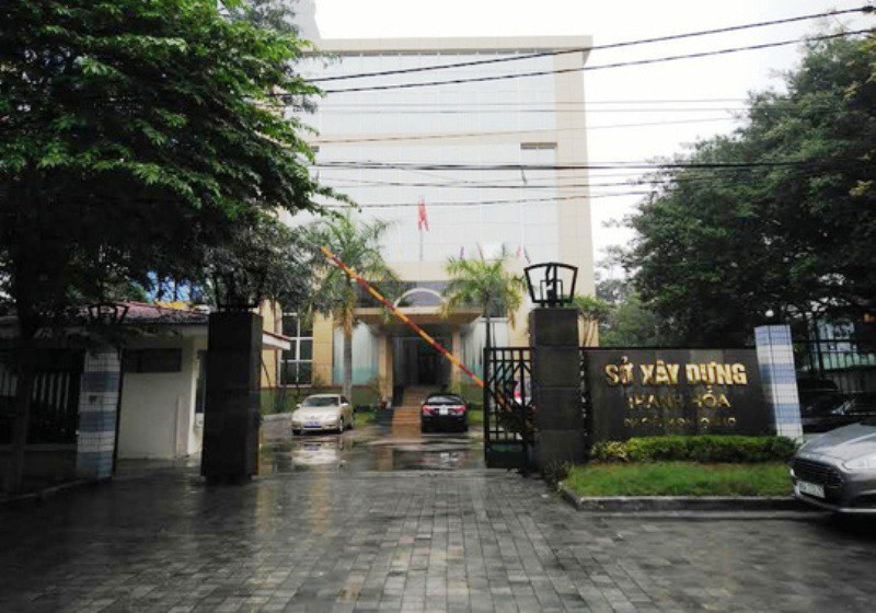 Người bị Thủ tướng c&aacute;ch chức ốm đột xuất ng&agrave;y đầu ti&ecirc;n l&agrave;m Ch&aacute;nh Văn ph&ograve;ng Sở X&acirc;y dựng Thanh H&oacute;a - Ảnh 2.