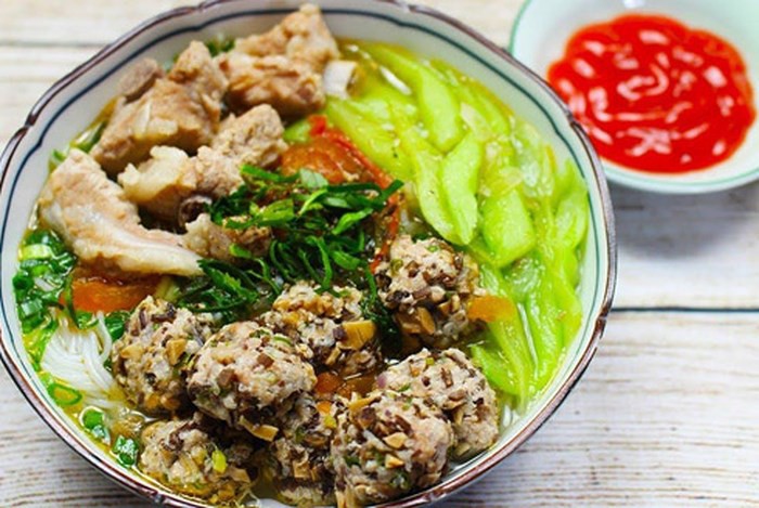 Vương vấn b&uacute;n dọc m&ugrave;ng - Ảnh 1.