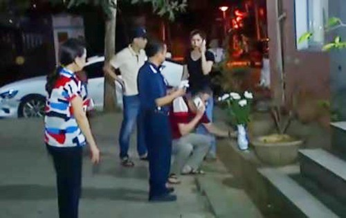 Bé trai 3 tuổi rơi từ tầng cao chung cư xuống đất tử vong thương tâm