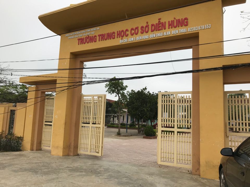 Họp khẩn xử l&yacute; vụ nữ sinh lớp 7 bị bắt quỳ, t&aacute;t v&agrave;o mặt - Ảnh 2.