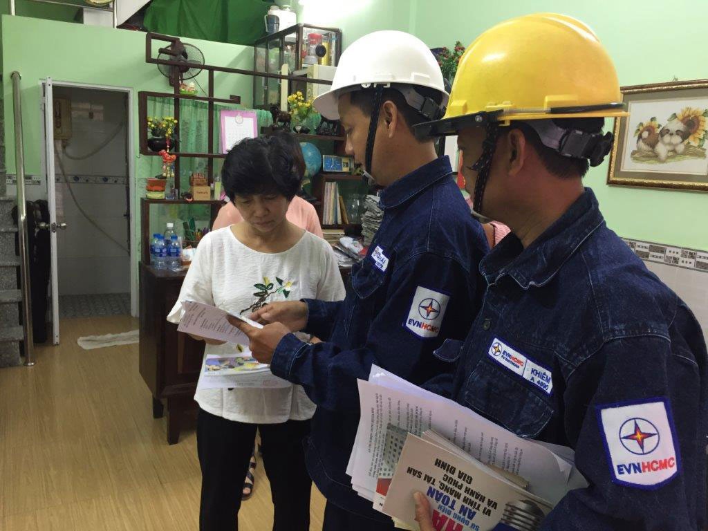 Càng nắng nóng càng nên tiết kiệm điện