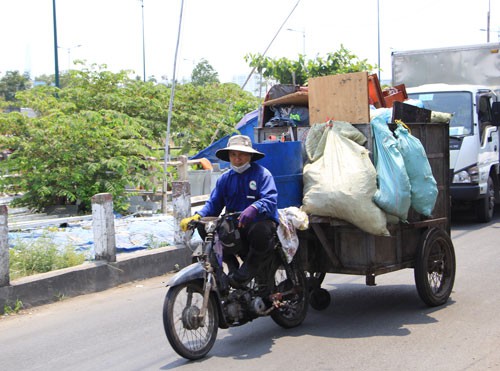 "Khai tử" xe thu gom rác