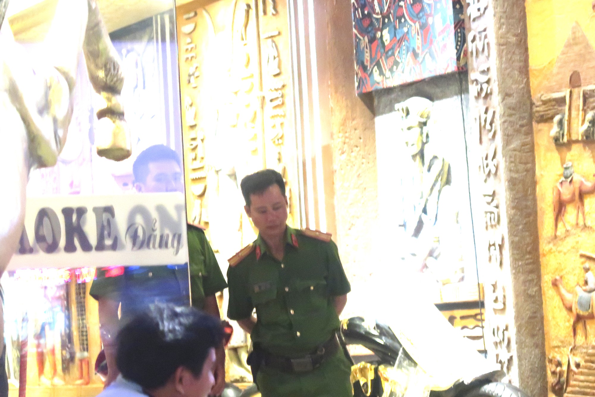 Công an TP HCM đang phong tỏa karaoke của đại gia Phúc XO - Ảnh 2.