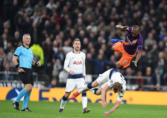 Cận cảnh c&aacute;c đao phủ Man City triệt hạ kinh ho&agrave;ng Harry Kane - Ảnh 5.