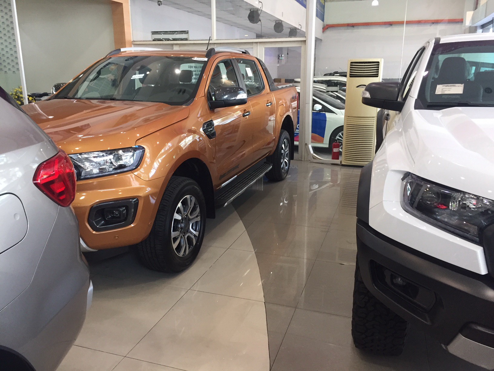 Xe bán tải khan hàng sau khi phí trước bạ tăng gấp 3 lần