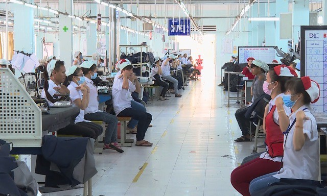 Phát động phong trào tập thể dục giữa giờ trong CNVC-LĐ - Ảnh 1.
