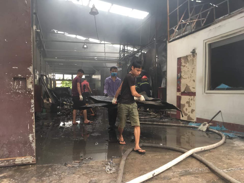 Cận cảnh hiện trường cháy nhà xưởng kinh hoàng, 8 người tử vong và mất tích - Ảnh 3.