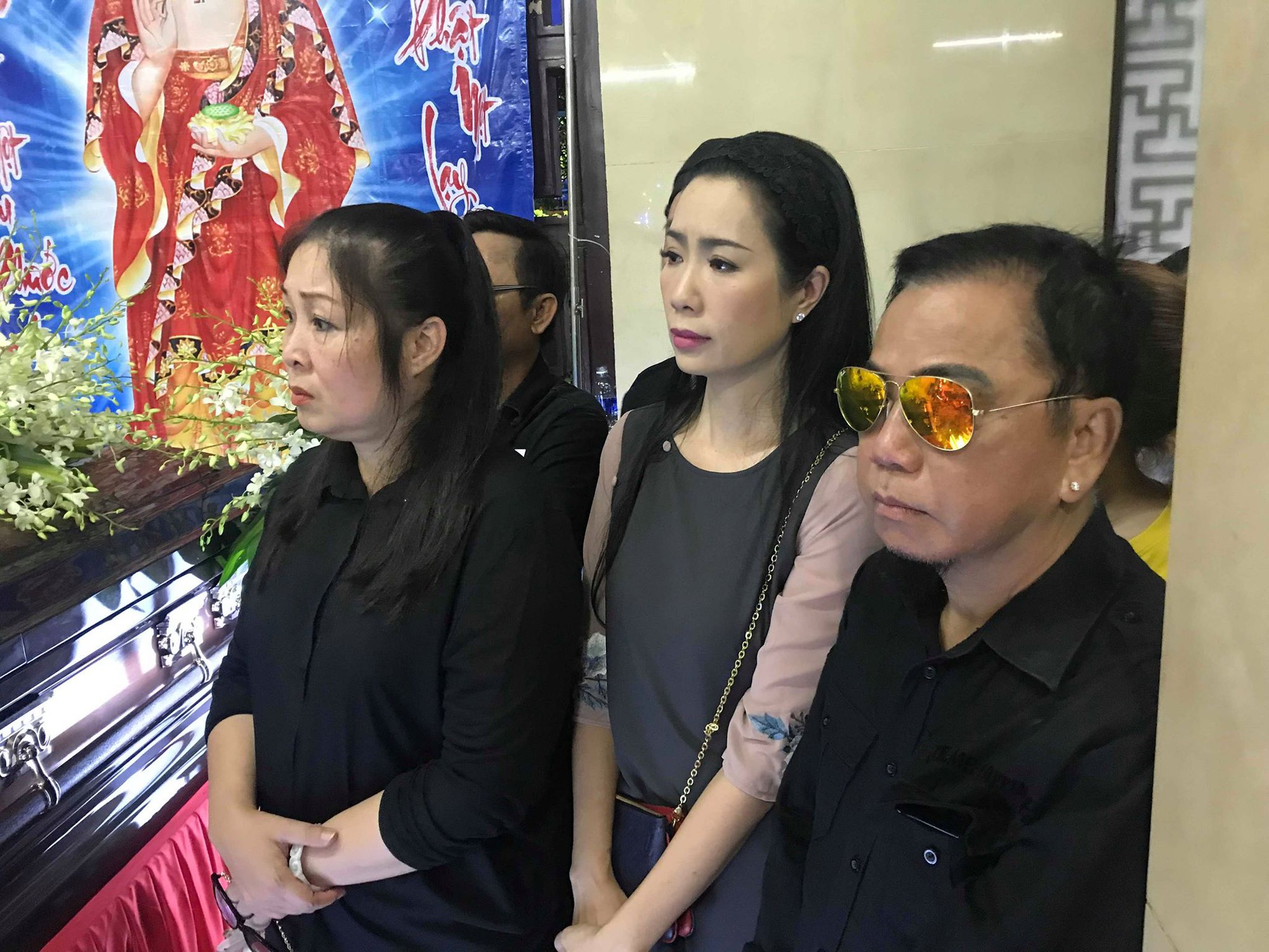 Tiễn đưa nghệ sĩ Anh Vũ về nơi an nghỉ cuối cùng