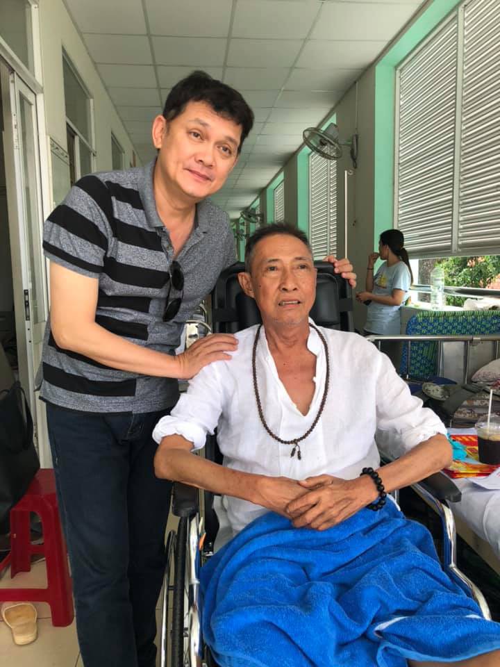 Kỳ nữ Kim Cương động vi&ecirc;n nghệ sĩ L&ecirc; B&igrave;nh điều trị ung thư theo liệu ph&aacute;p mới - Ảnh 4.