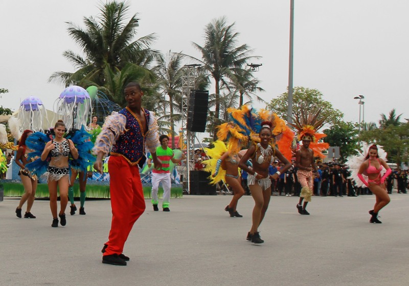 M&atilde;n nh&atilde;n lễ hội Carnival đường phố lần đầu ti&ecirc;n xuất hiện tại Sầm Sơn - Ảnh 5.