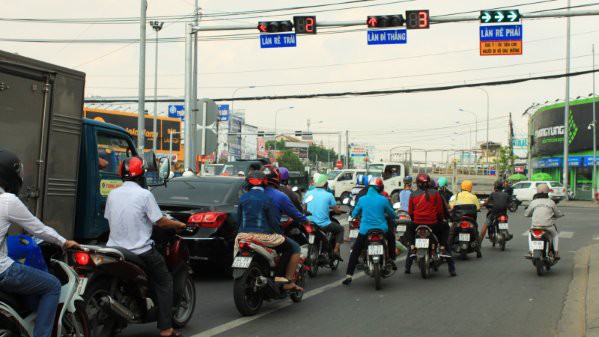 Rẽ phải khi có đèn đỏ có thể bị phạt đến... 2 triệu đồng!