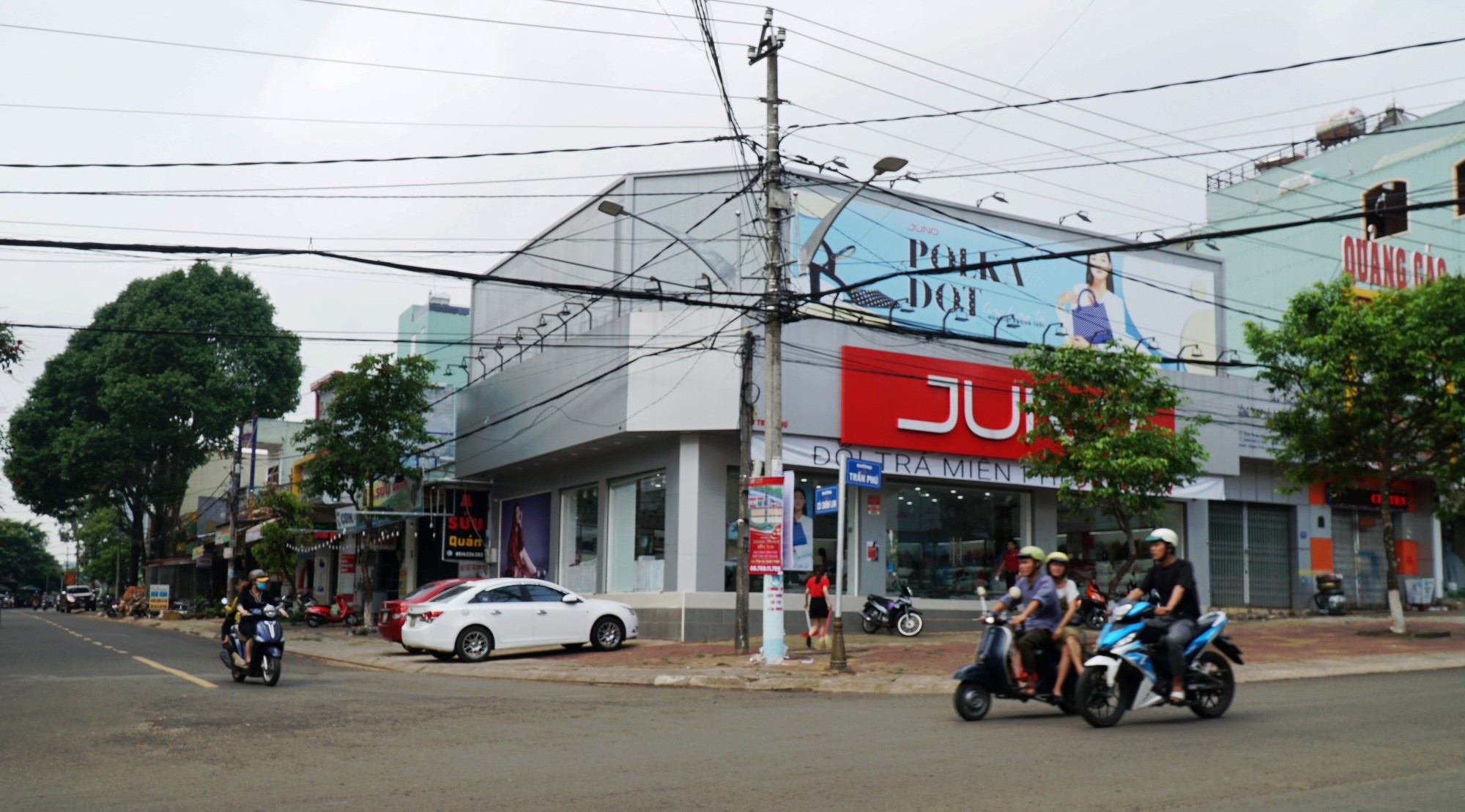 Cận cảnh những lô đất công được cho thuê trái luật - Ảnh 5.