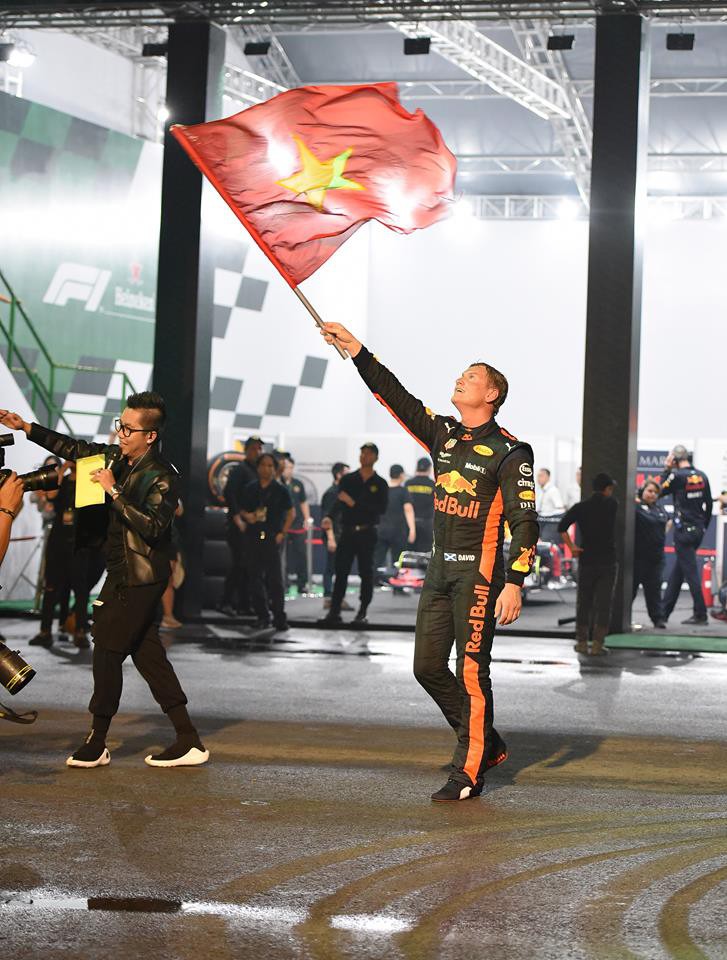 Huyền thoại David Coulthard và đội đua F1 mang gì đến trình diễn tại Việt Nam? - Ảnh 2.