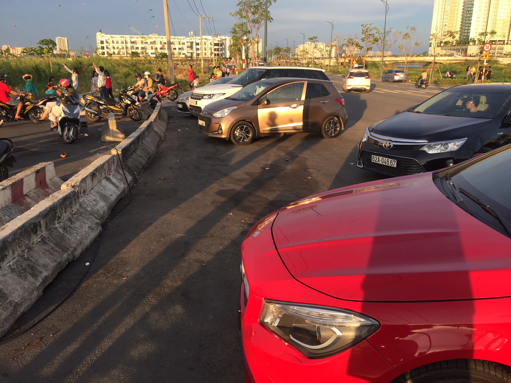 Chợ diều bạc triệu ở TP HCM đông nghẹt mỗi buổi chiều - Ảnh 14.