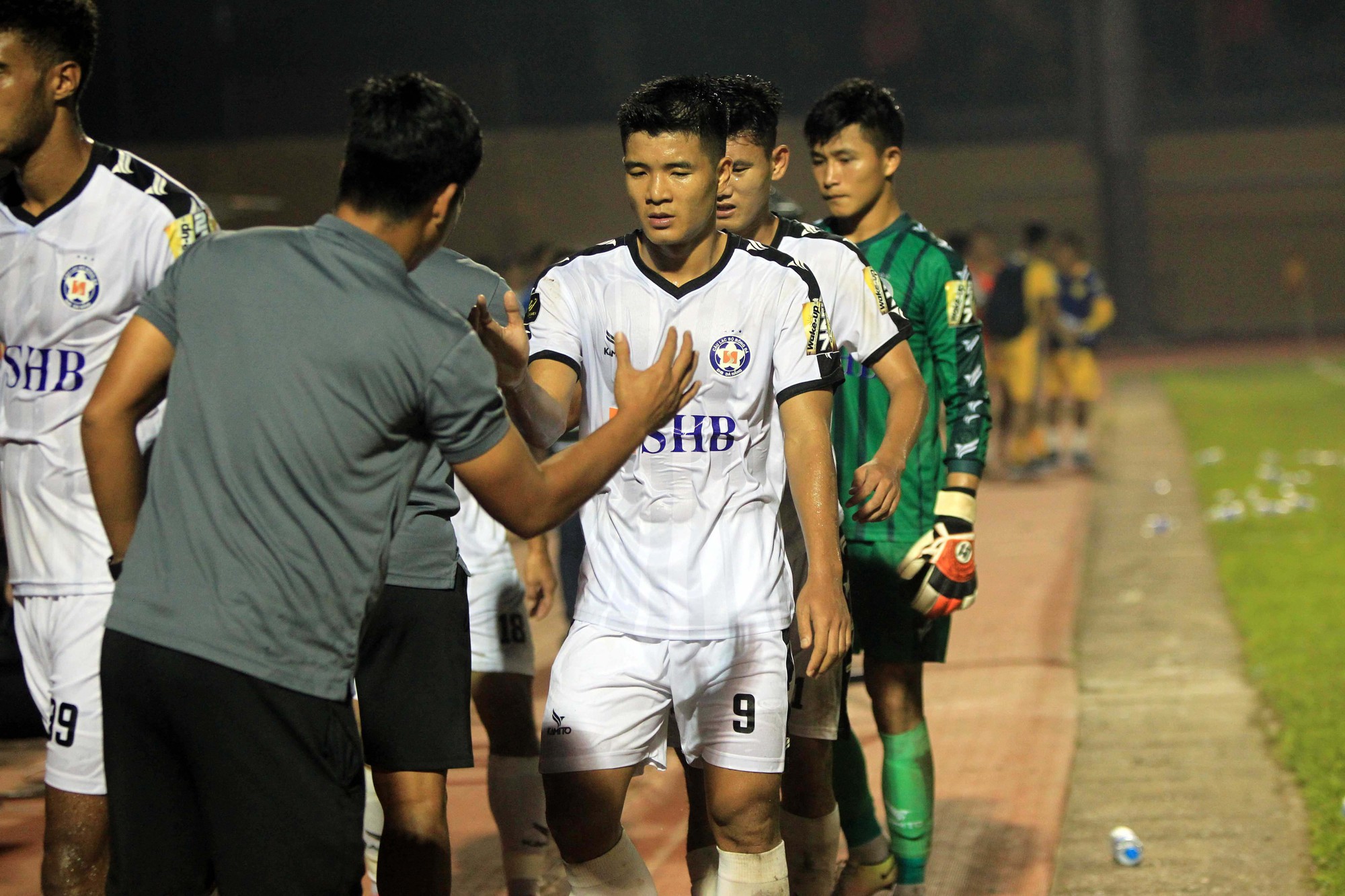 Xem Đức Chinh, nhớ Merlo!