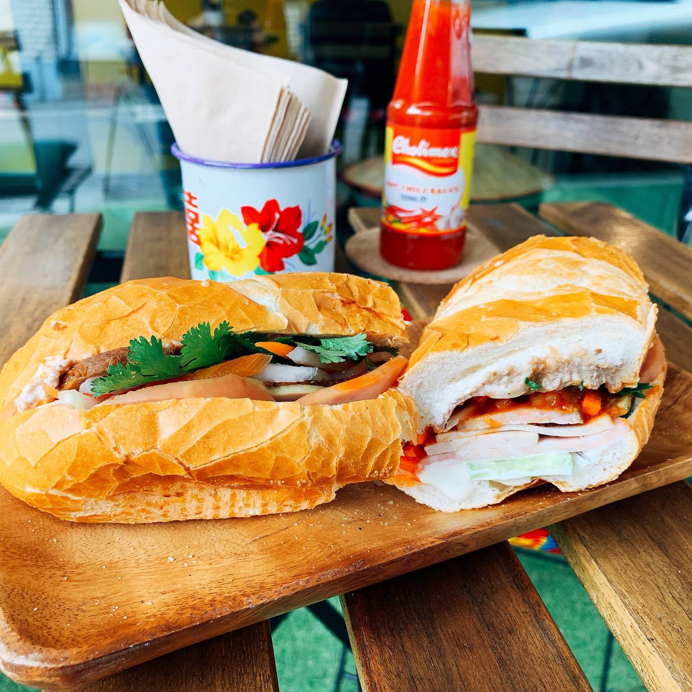 Qu&aacute;n c&agrave; ph&ecirc;, b&aacute;nh m&igrave; H&agrave; Nội giữa l&ograve;ng Seoul - Ảnh 5.