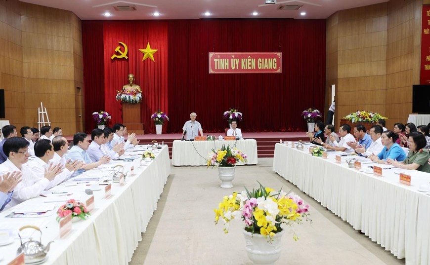 H&igrave;nh ảnh Tổng B&iacute; thư, Chủ tịch nước Nguyễn Ph&uacute; Trọng l&agrave;m việc ở Ki&ecirc;n Giang - Ảnh 10.