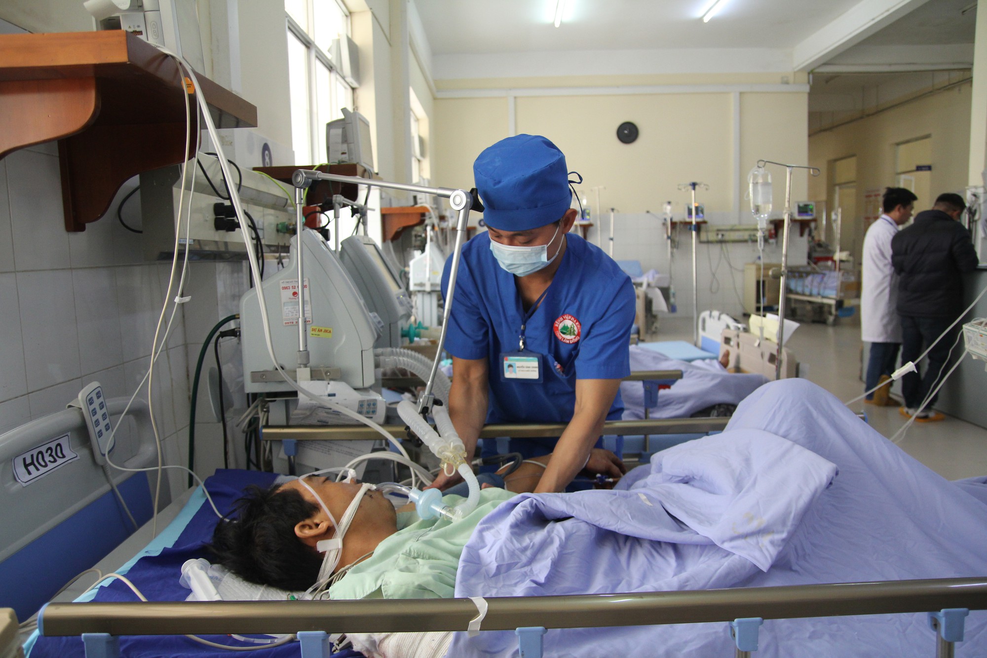 Hẹn nhau nói chuyện, 1 người bị đâm thấu tim