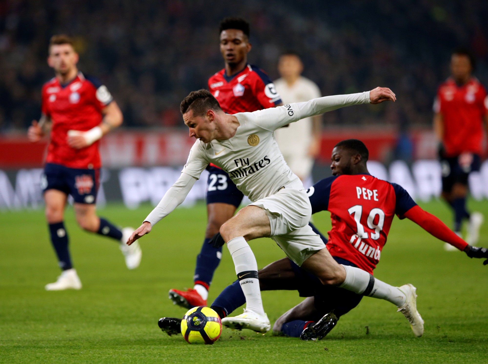 H&agrave;ng thủ gieo rắc kinh ho&agrave;ng, PSG thua đậm sau 19 năm - Ảnh 2.