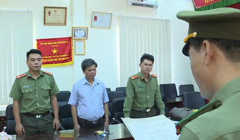 Khó hiểu một dấu mật
