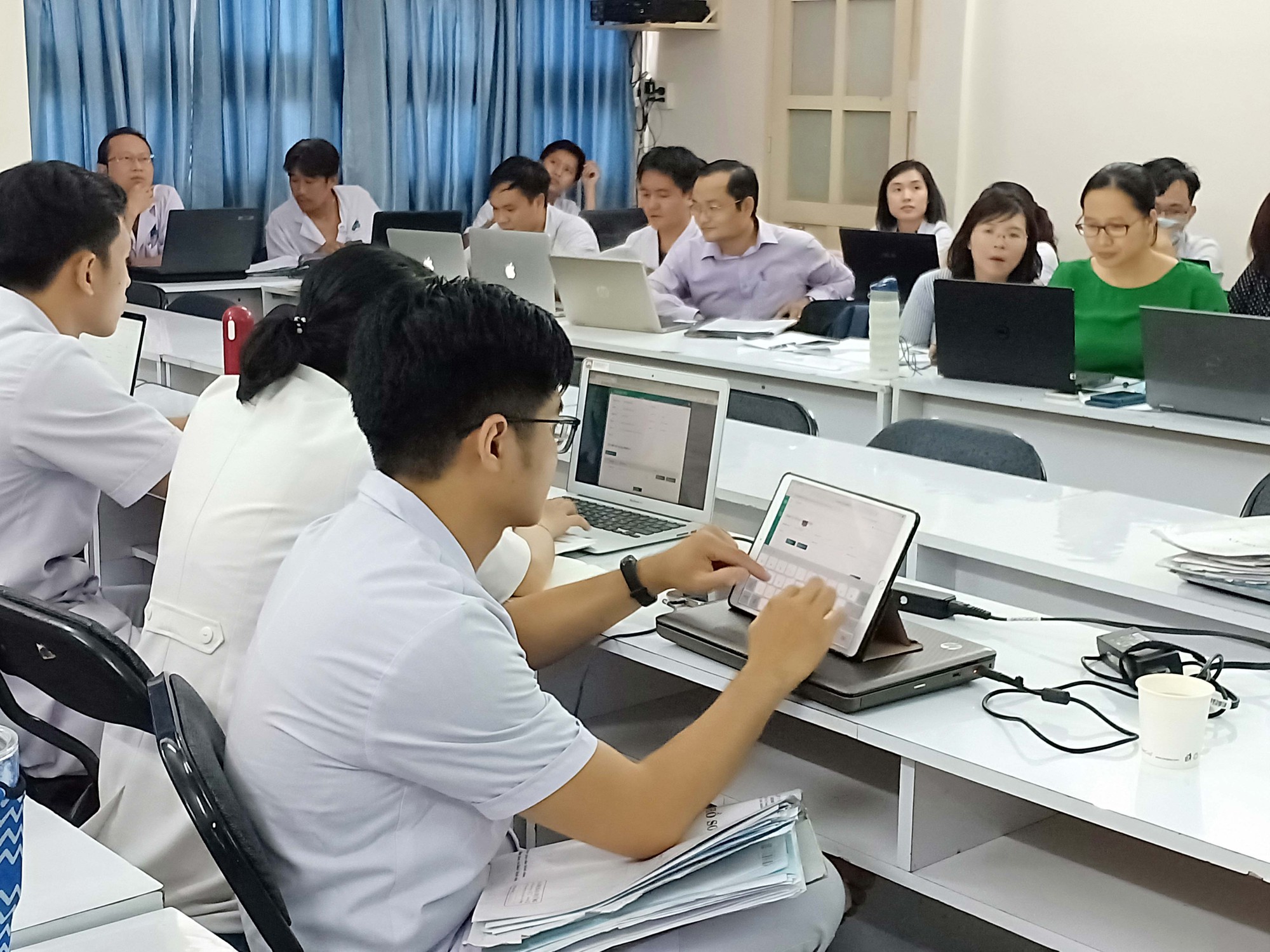 Người bị ung thư khỏe lên nhờ trí tuệ nhân tạo - Ảnh 1.