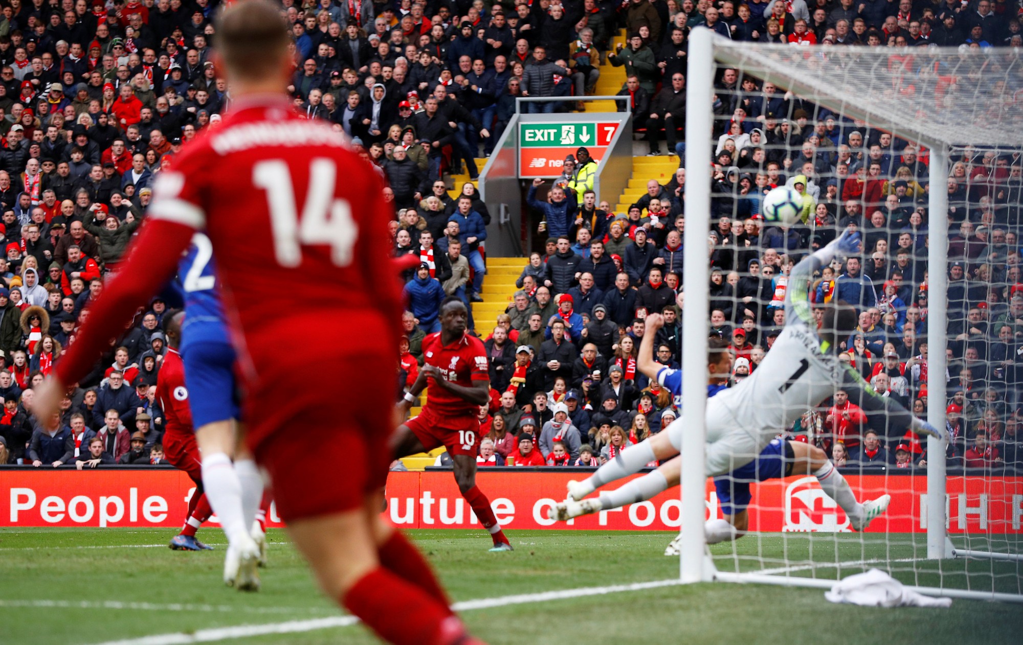 Klopp: Liverpool x&oacute;a tan b&oacute;ng ma c&uacute; trượt ch&acirc;n của Gerrard sau đại thắng Chelsea - Ảnh 5.