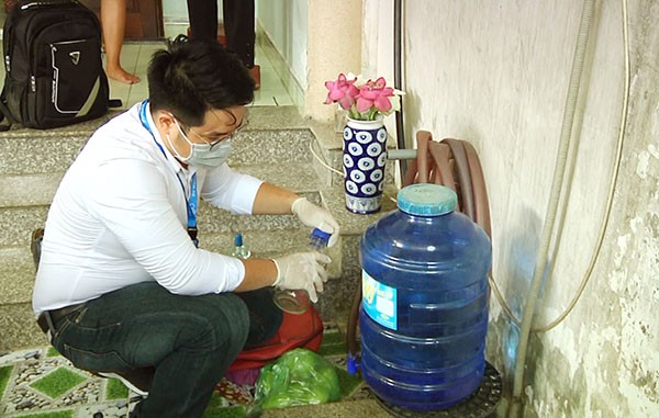 Sự thật về người đ&agrave;n &ocirc;ng chữa ung thư, HIV kh&ocirc;ng cần thuốc ở Bi&ecirc;n H&ograve;a - Ảnh 1.