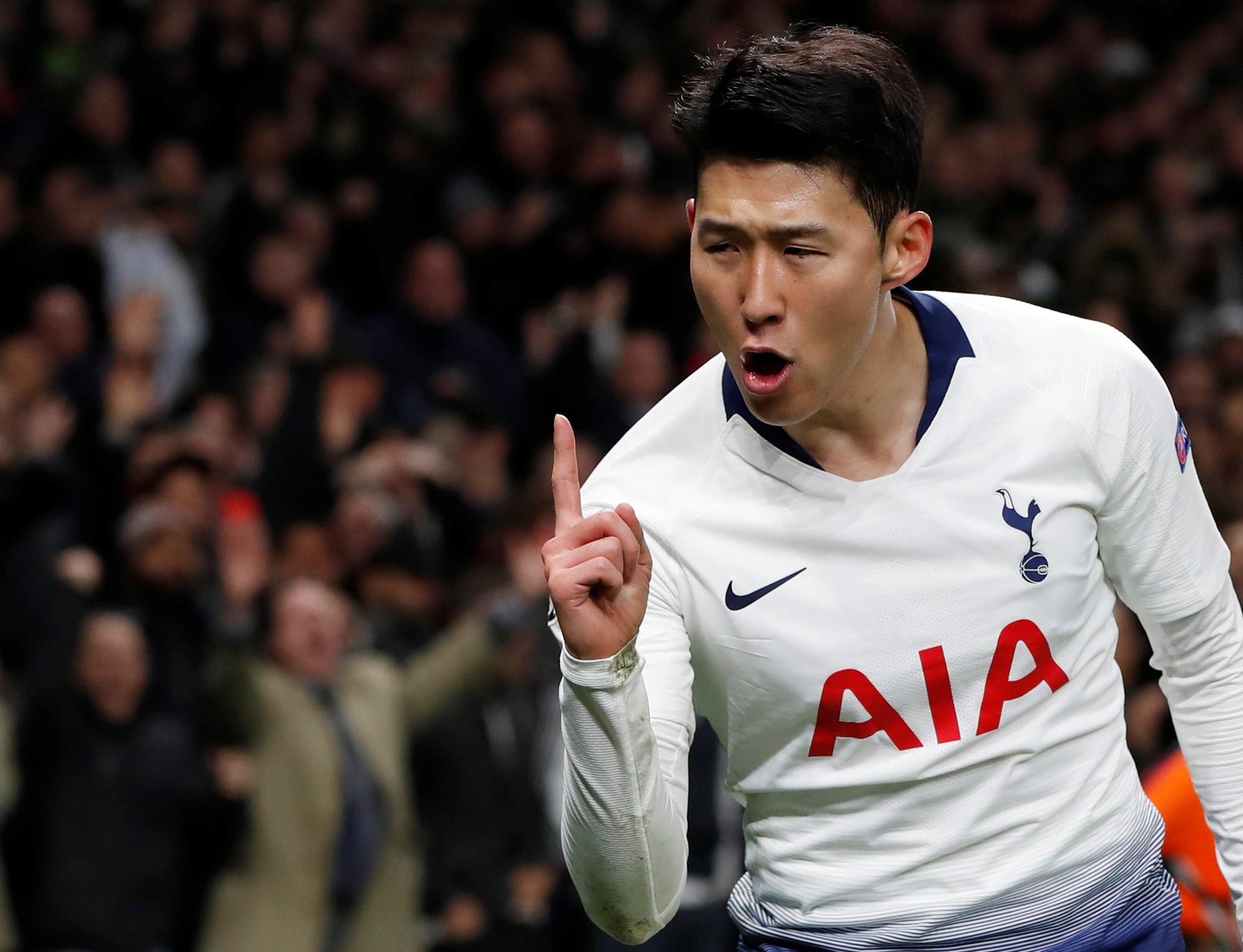 Son Heung-min - Ngôi sao sân cỏ có nhân cách lớn
