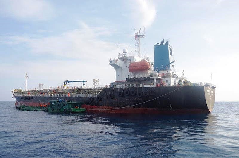 Thuyền trưởng thừa nhận h&agrave;nh vi bu&ocirc;n lậu hơn 8.000m3 xăng tr&ecirc;n biển - Ảnh 2.