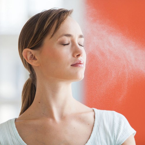 B&iacute; quyết giữ lớp nền trang điểm bền trong m&ugrave;a n&oacute;ng - Ảnh 3.
