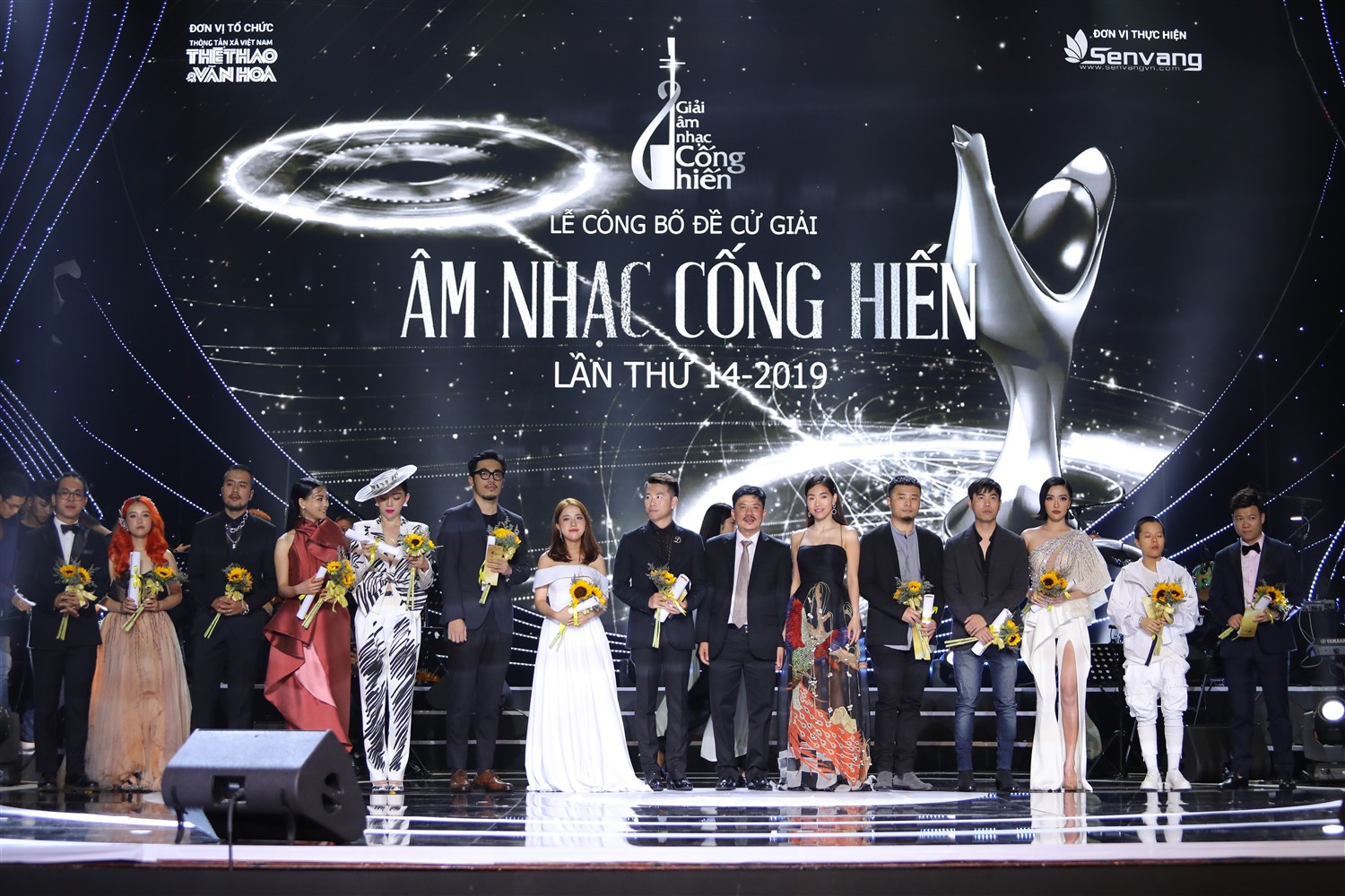 Đ&ocirc;ng Nhi đoạt giải Ca sĩ của năm - Giải Cống hiến 2019 - Ảnh 3.
