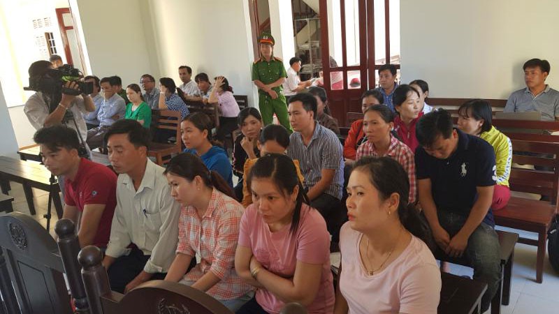 Chấm dứt hợp đồng giáo viên sai luật
