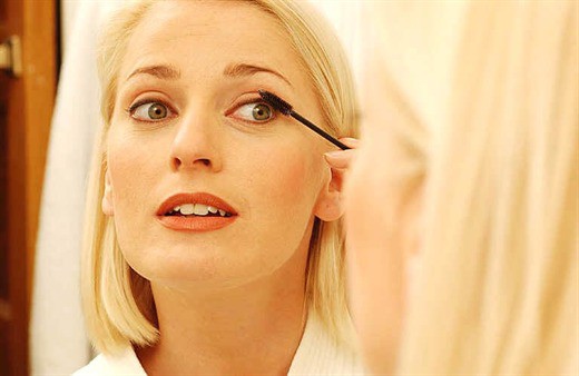 Bí quyết trang điểm khiến phụ nữ tuổi trung niên không bị già đi