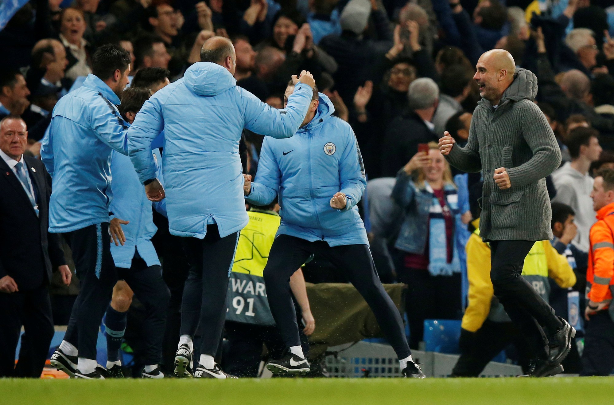 Đại tiệc b&agrave;n thắng, Man City bị loại cay đắng ở Champions League - Ảnh 3.