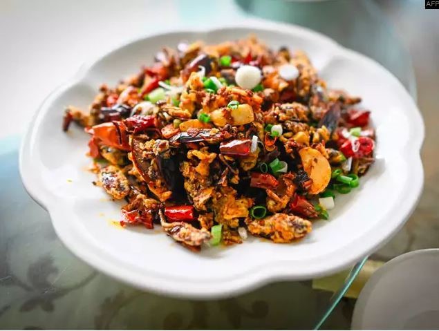 Mục sở thị trang trại nu&ocirc;i h&agrave;ng triệu con gi&aacute;n l&agrave;m mồi nhậu - Ảnh 3.