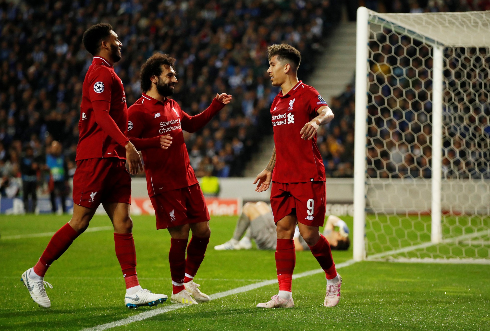 Si&ecirc;u tiền đạo lập c&ocirc;ng ở hang rồng, Liverpool v&agrave;o b&aacute;n kết Champions League - Ảnh 4.