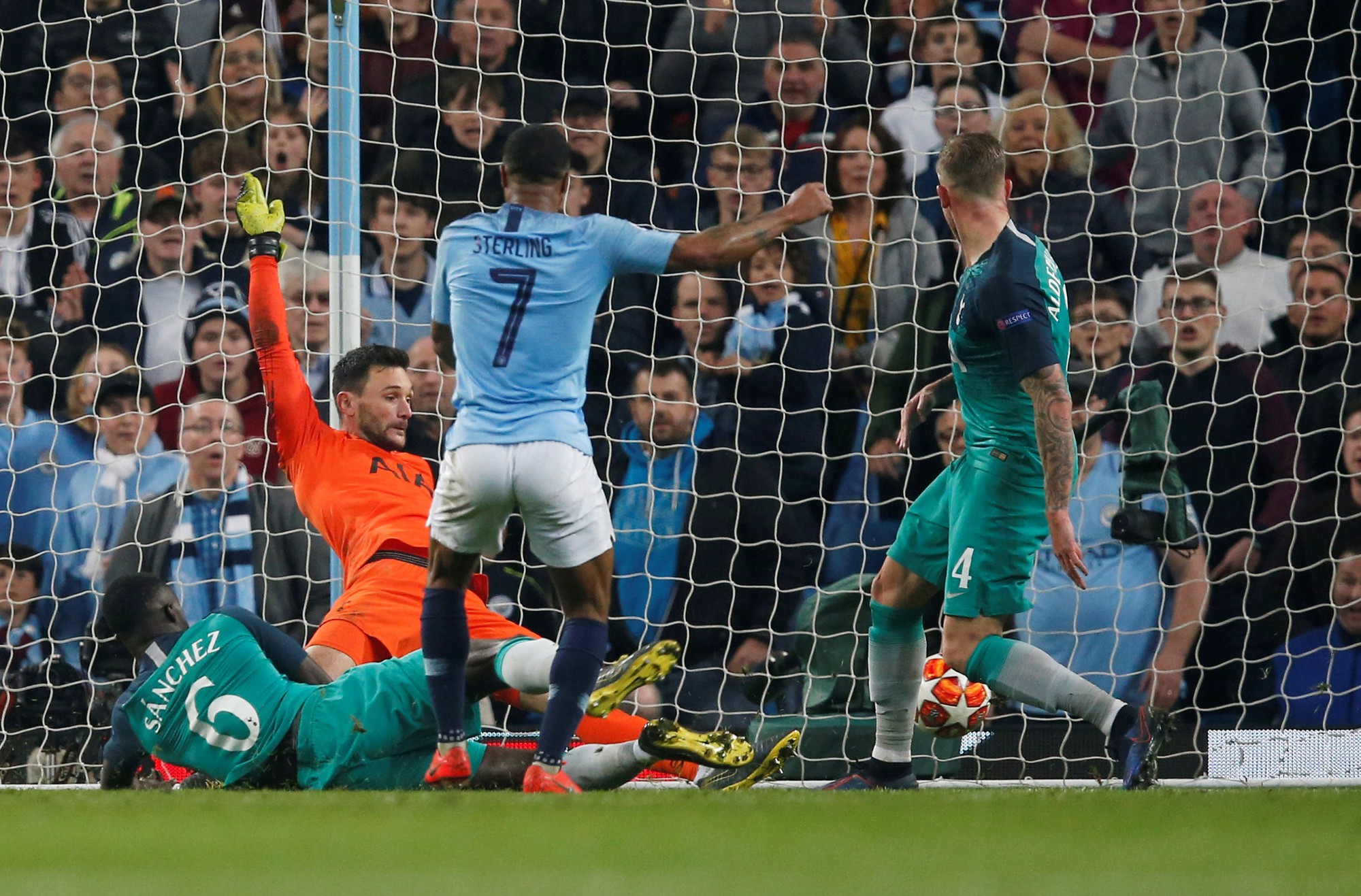 Đại tiệc b&agrave;n thắng, Man City bị loại cay đắng ở Champions League - Ảnh 14.