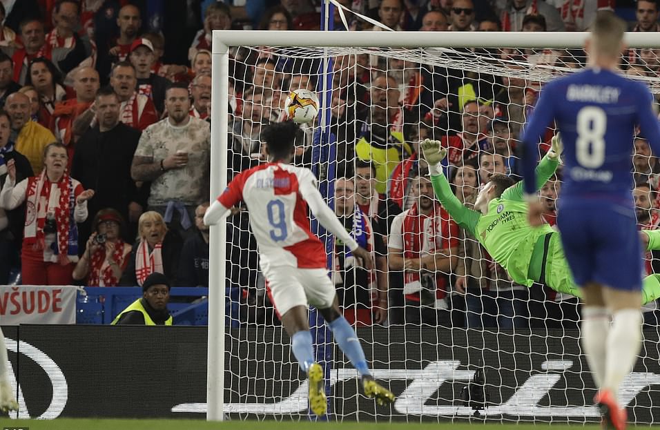 Rượt đuổi 7 b&agrave;n, Chelsea su&yacute;t trả gi&aacute; đắt tại Europa League - Ảnh 5.