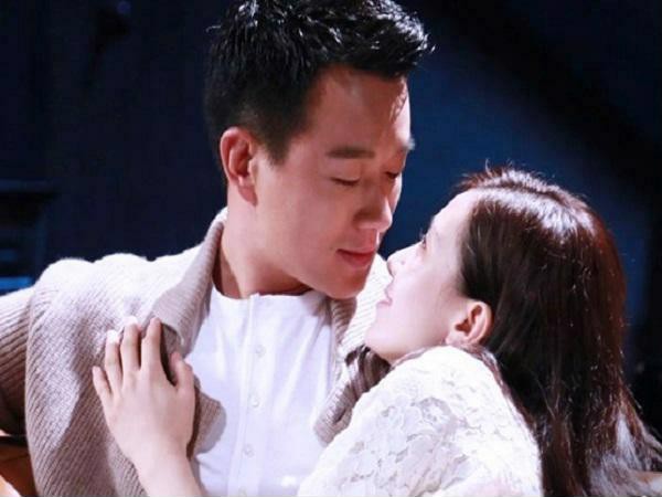Cuối c&ugrave;ng t&ocirc;i cũng chỉ l&agrave; người thừa trong hạnh ph&uacute;c của người kh&aacute;c - Ảnh 2.