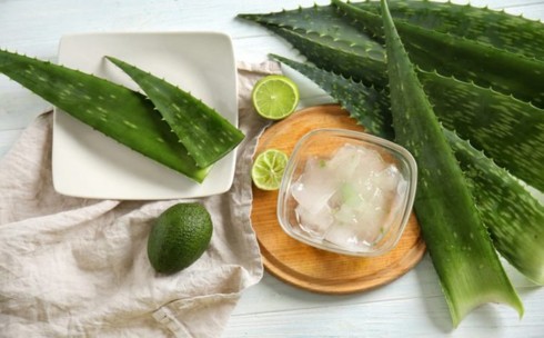 Những c&aacute;ch xoa dịu đ&ocirc;i mắt bị sưng sau khi kh&oacute;c - Ảnh 8.