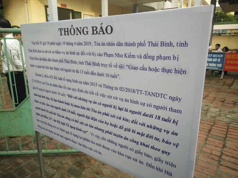 Xử k&iacute;n vụ cựu Ph&oacute; ph&ograve;ng Cảnh s&aacute;t Kinh tế C&ocirc;ng an tỉnh Th&aacute;i B&igrave;nh v&agrave; đồng phạm x&acirc;m hại nữ sinh lớp 9 - Ảnh 2.