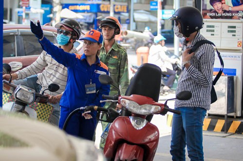 Điều h&agrave;nh gi&aacute; qu&aacute; vụng! - Ảnh 1.