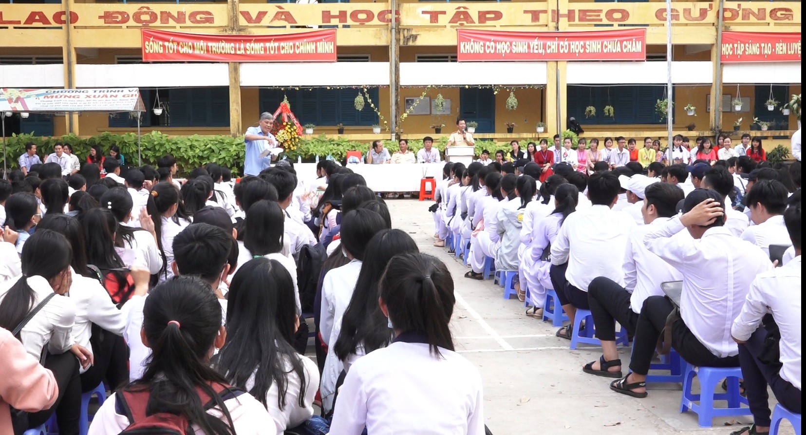 Phòng chống... trên giấy, bạo lực học đường tăng: Cách đánh giá, giáo dục đạo đức phải khác