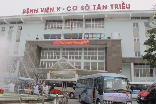 Một lãnh đạo khoa của Bệnh viện K bị tạm đình chỉ công tác - Ảnh 1.