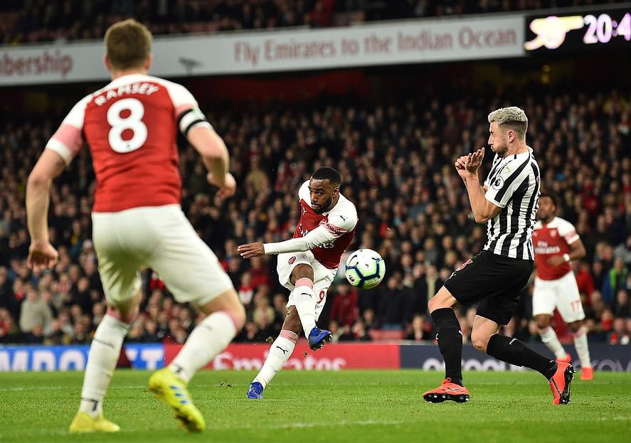 Thắng trận thứ 10 li&ecirc;n tiếp s&acirc;n nh&agrave;, Arsenal bay v&agrave;o Top 3 Ngoại hạng - Ảnh 3.