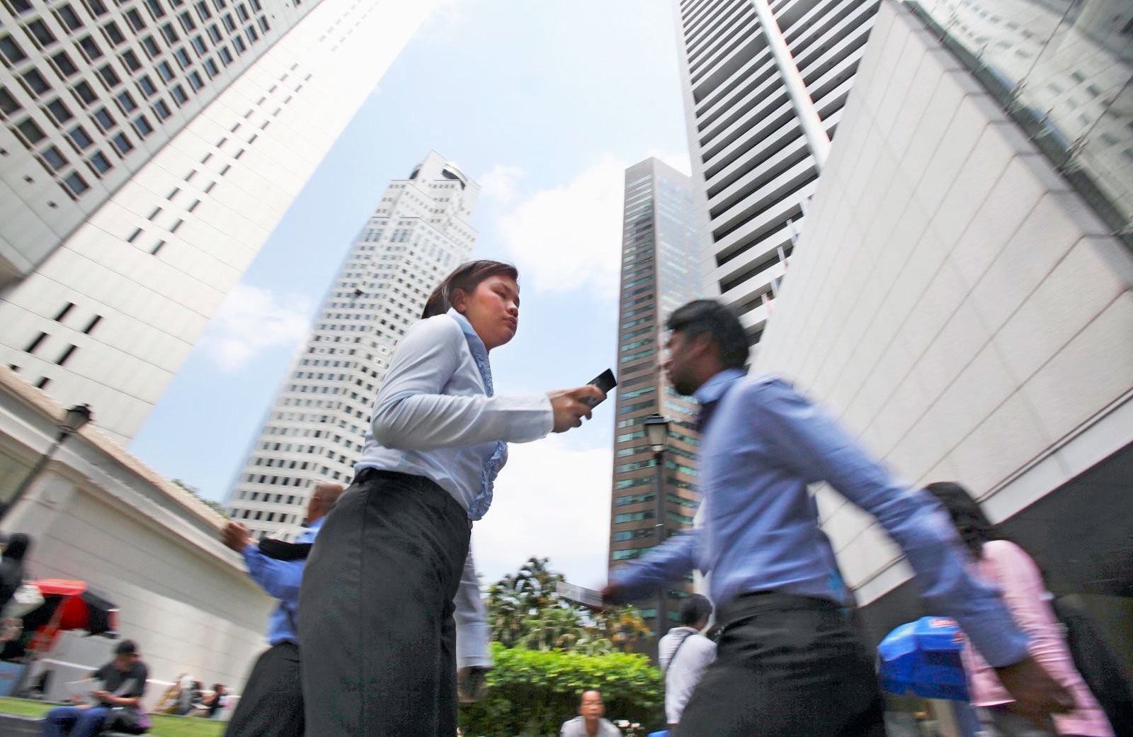 Facebook, Twitter, Google lao đao vì Singapore làm căng