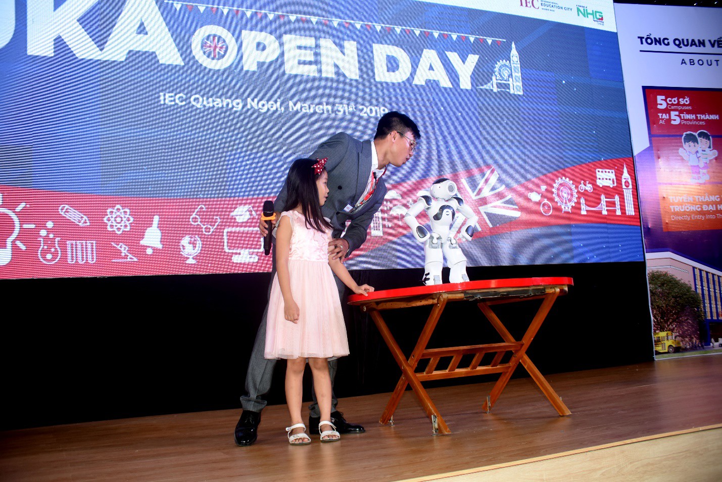 Trải nghiệm s&aacute;ch v&agrave; tri thức tại IEC Quảng Ng&atilde;i - Ảnh 4.