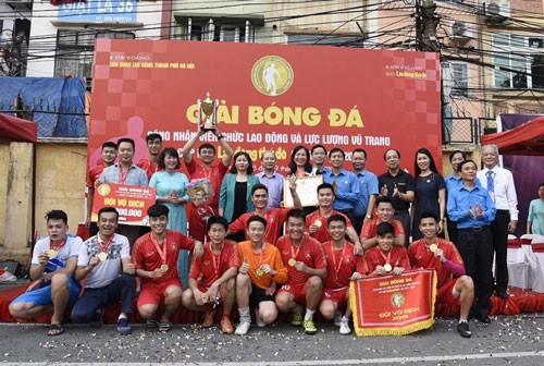 GIẢI B&Oacute;NG Đ&Aacute; C&Uacute;P B&Aacute;O LAO ĐỘNG THỦ Đ&Ocirc;: Trường Đại học Thủy Lợi xuất sắc gi&agrave;nh c&uacute;p v&ocirc; địch - Ảnh 1.