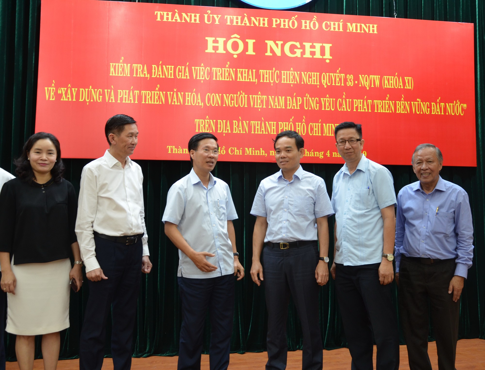 Coi trọng phát triển văn hóa con người